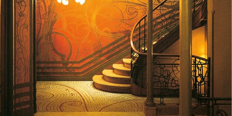 Photo art nouveau escalier architecture intérieur