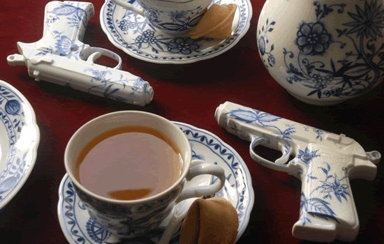 Photo thé tasse porcelaine arme porcelaine décalé